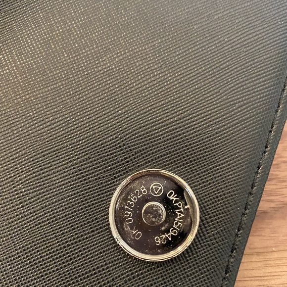 Loungefly Disney Minnie Mouse Ears & Red Bow Crossbody Bag Black & Red. - Picture 8 of 12